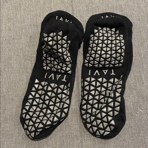 Tavi Noir Black Grip Socks for reformer Pilates